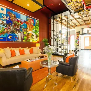 Otel The Box House (adults Only)