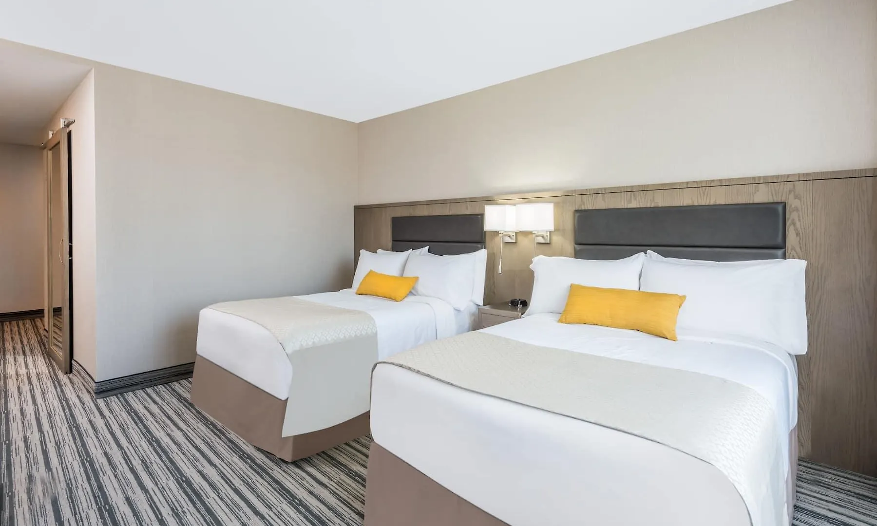 Wyndham Garden Laguardia South Hotel New York